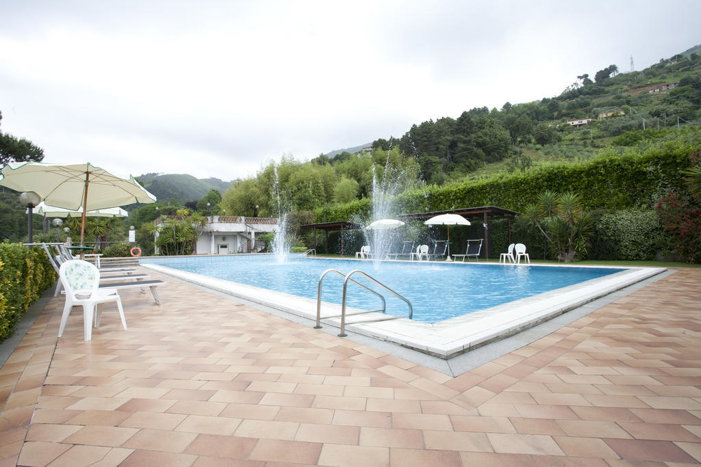 Hotel Grappolo D'Oro Pietrasanta Exterior foto
