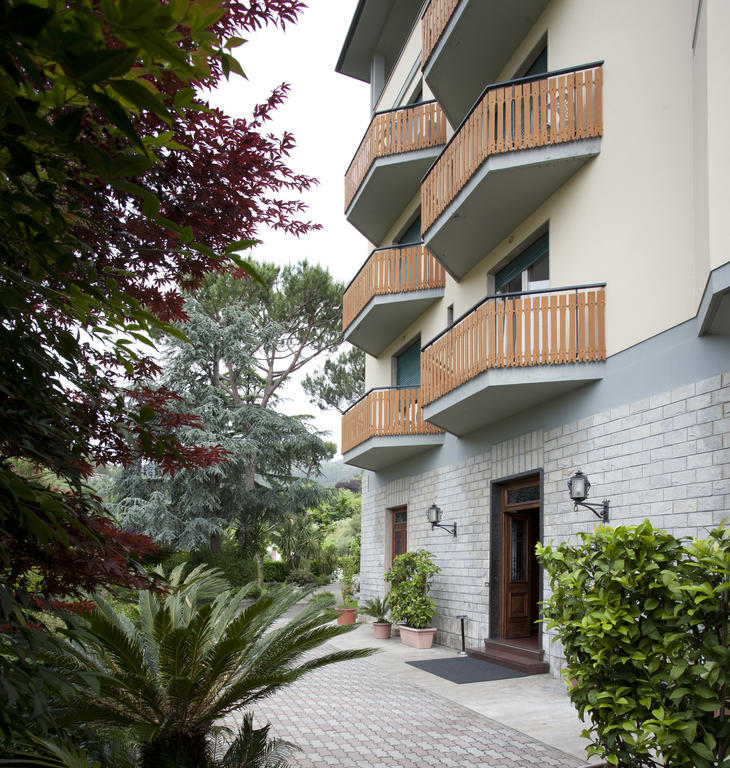 Hotel Grappolo D'Oro Pietrasanta Exterior foto