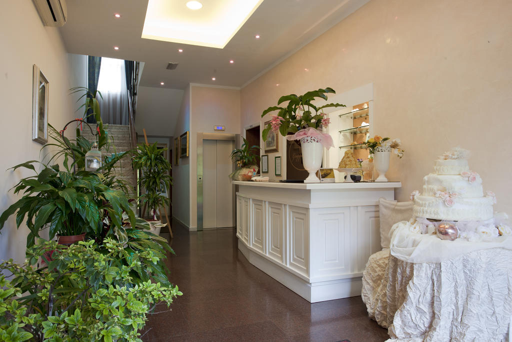 Hotel Grappolo D'Oro Pietrasanta Exterior foto
