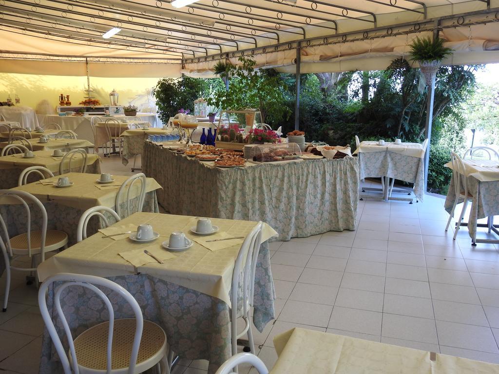 Hotel Grappolo D'Oro Pietrasanta Exterior foto